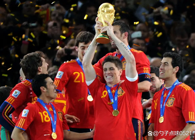 开云体育-TheShy重要时刻比赛局势复杂，西班牙队带队取胜！