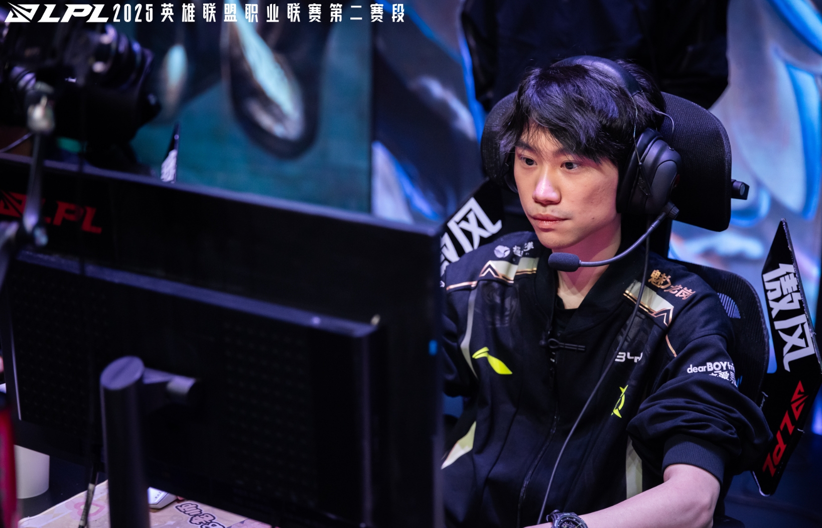  theshy近期直播回放 