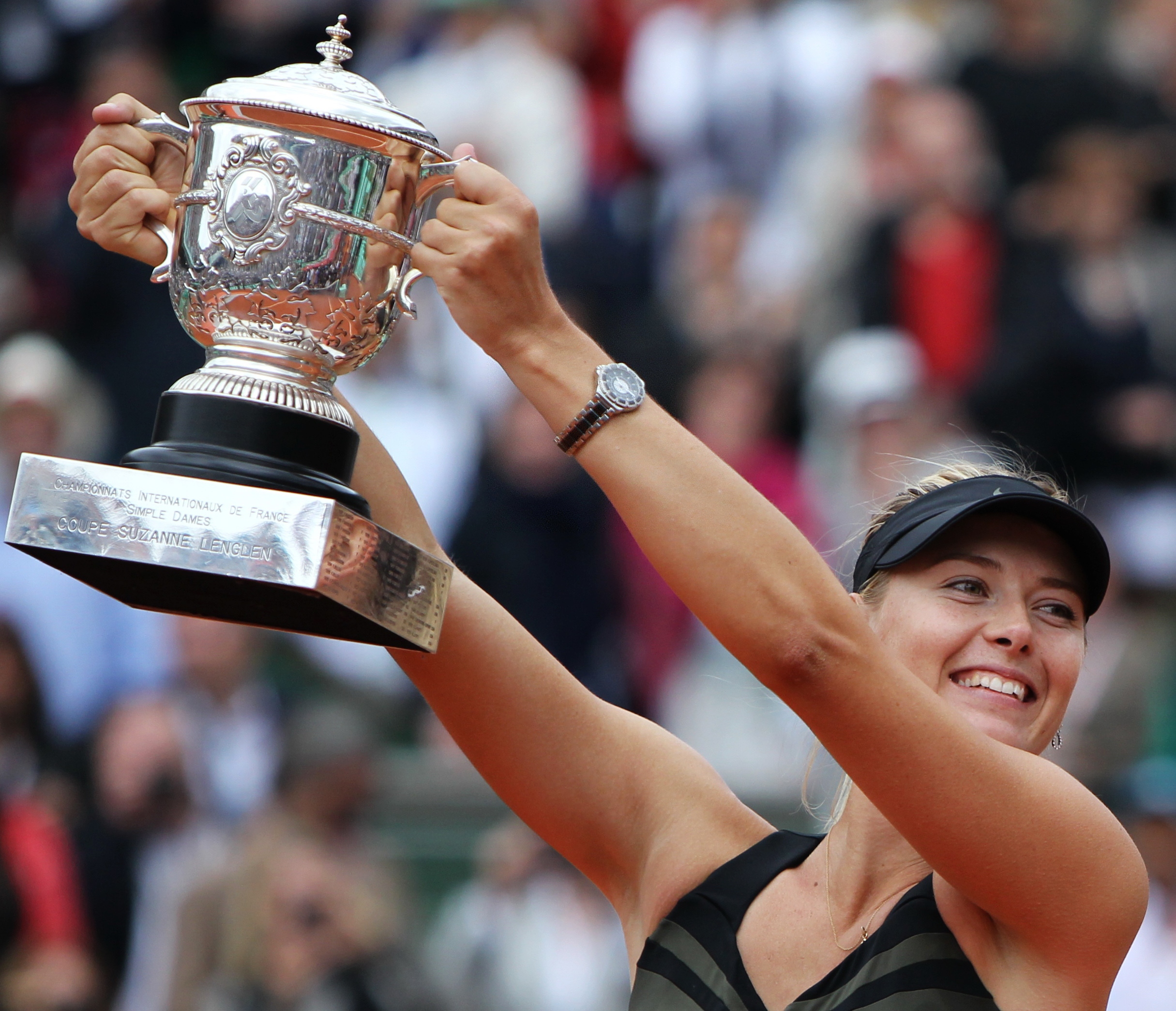 莎拉波娃在拜仁比赛中大胜，势不可挡引发热议！的简单介绍